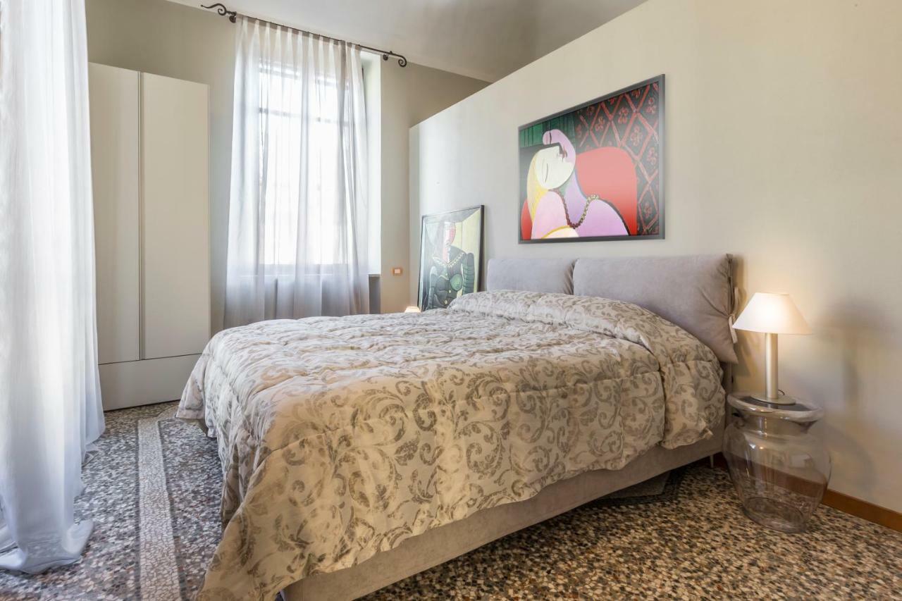 Roero Suite In The City Center Асти Экстерьер фото